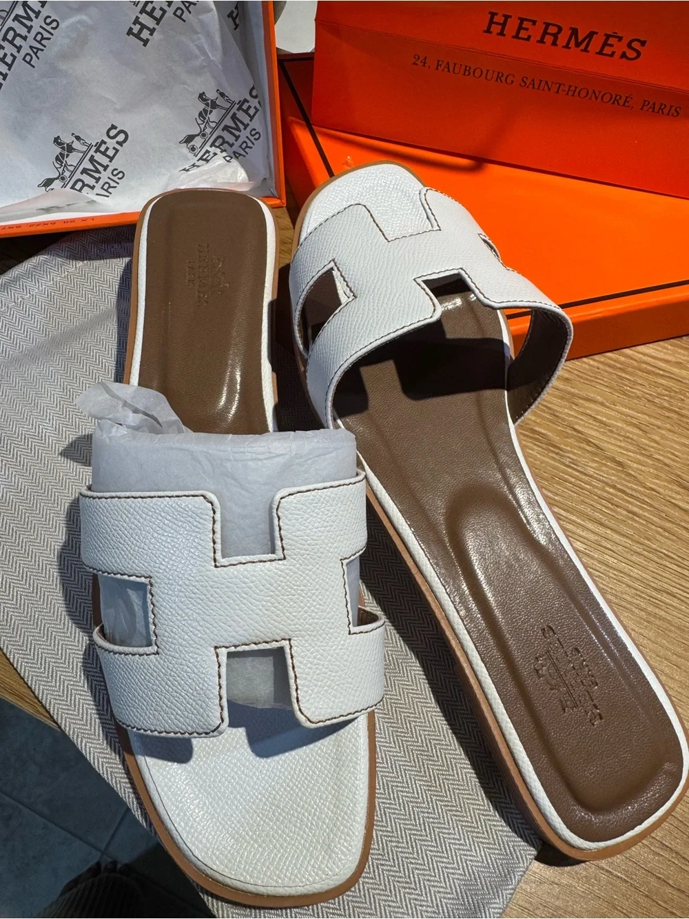 Hermes White Oran Leather Slide Sandals - Women